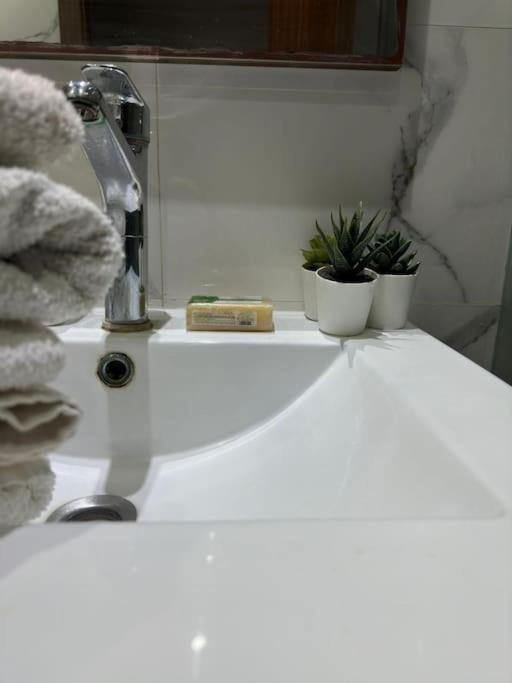 Stylish 2 Bedroom, In The Heart Of Apartamento